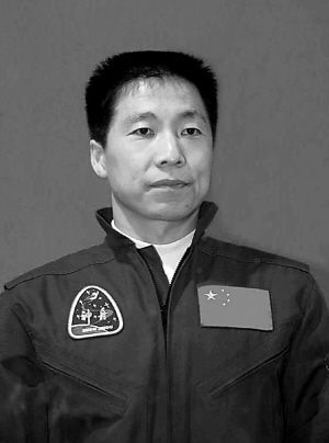 杨利伟.jpg