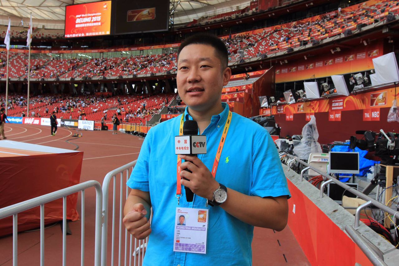米栏比赛中扭伤腰部的中国选手张鸿林下场后的追踪等等……央视记者
